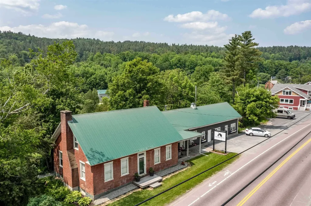 692 S Main Street Stowe VT 05672