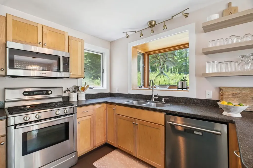 187 Black Bear Run Stowe VT 05672