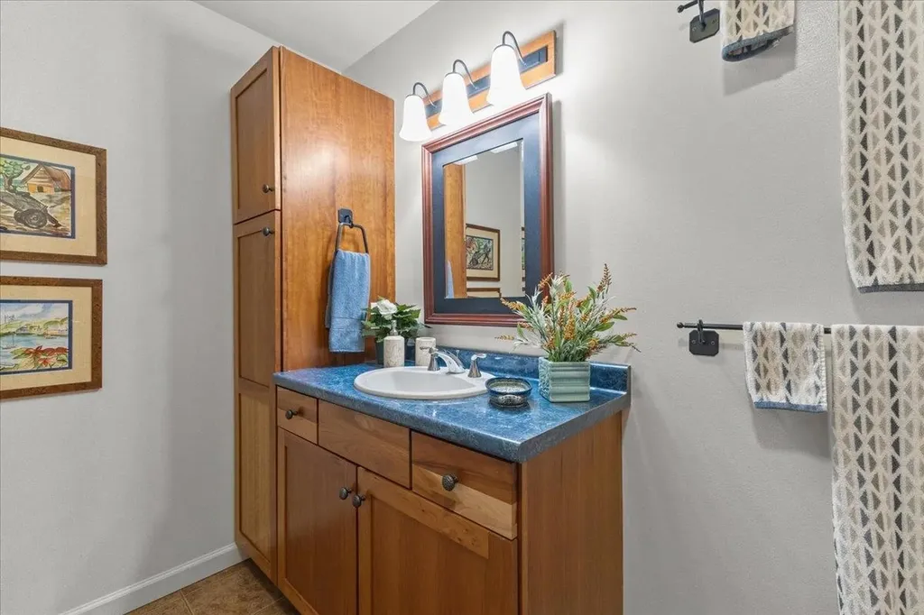 93 Hannahs Place Colchester VT 05446