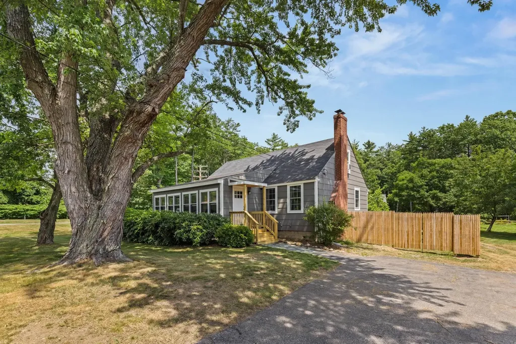 3 Mill Road North Hampton NH 03862
