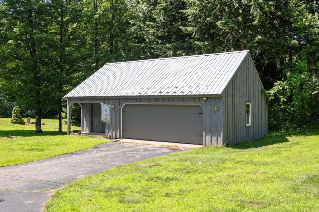 182 Weeks Road Sanbornton NH 03269