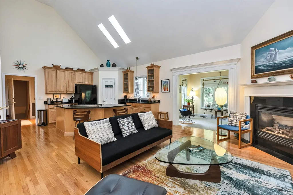 32 Robbe Farm Road Peterborough NH 03458