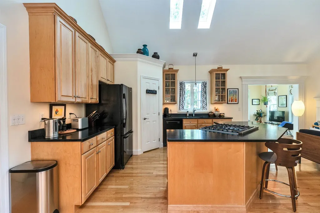 32 Robbe Farm Road Peterborough NH 03458