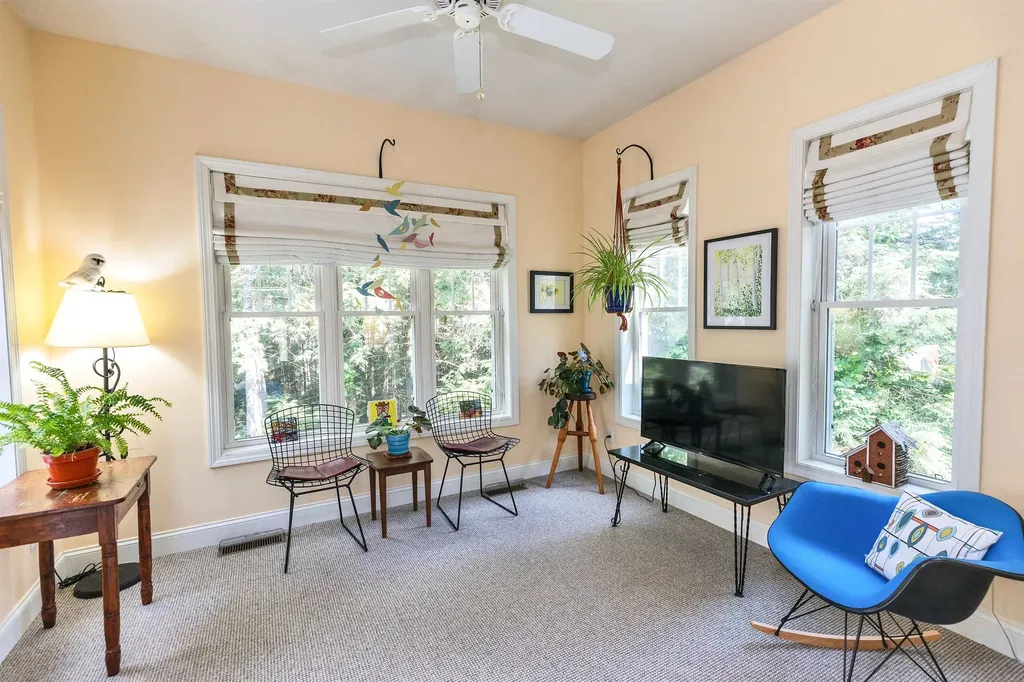 32 Robbe Farm Road Peterborough NH 03458