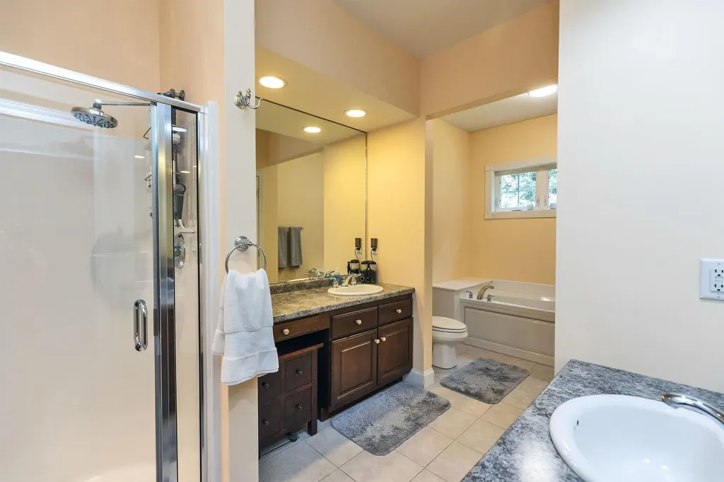 32 Robbe Farm Road Peterborough NH 03458