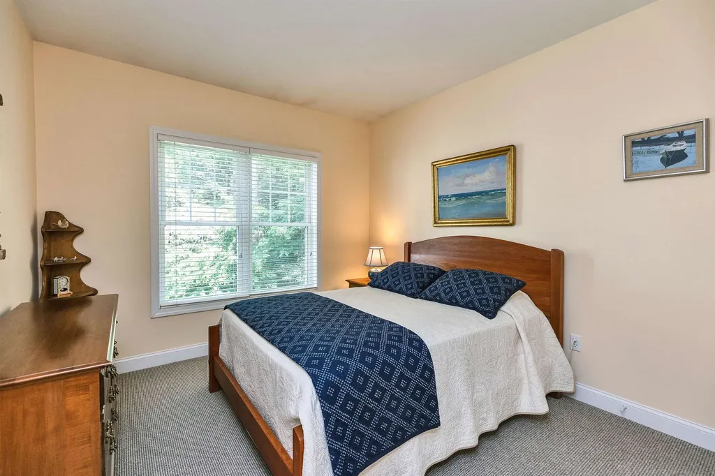 32 Robbe Farm Road Peterborough NH 03458