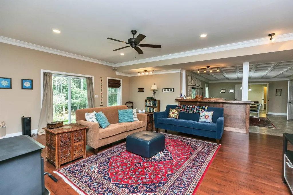 32 Robbe Farm Road Peterborough NH 03458