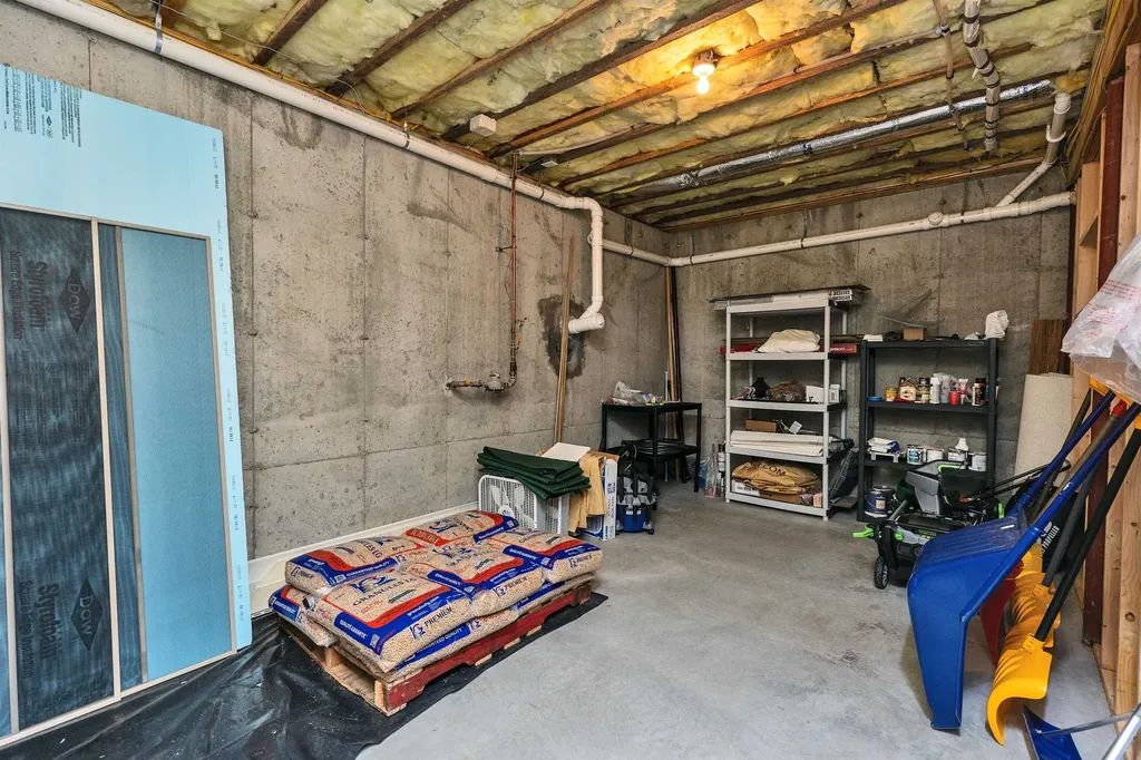 32 Robbe Farm Road Peterborough NH 03458