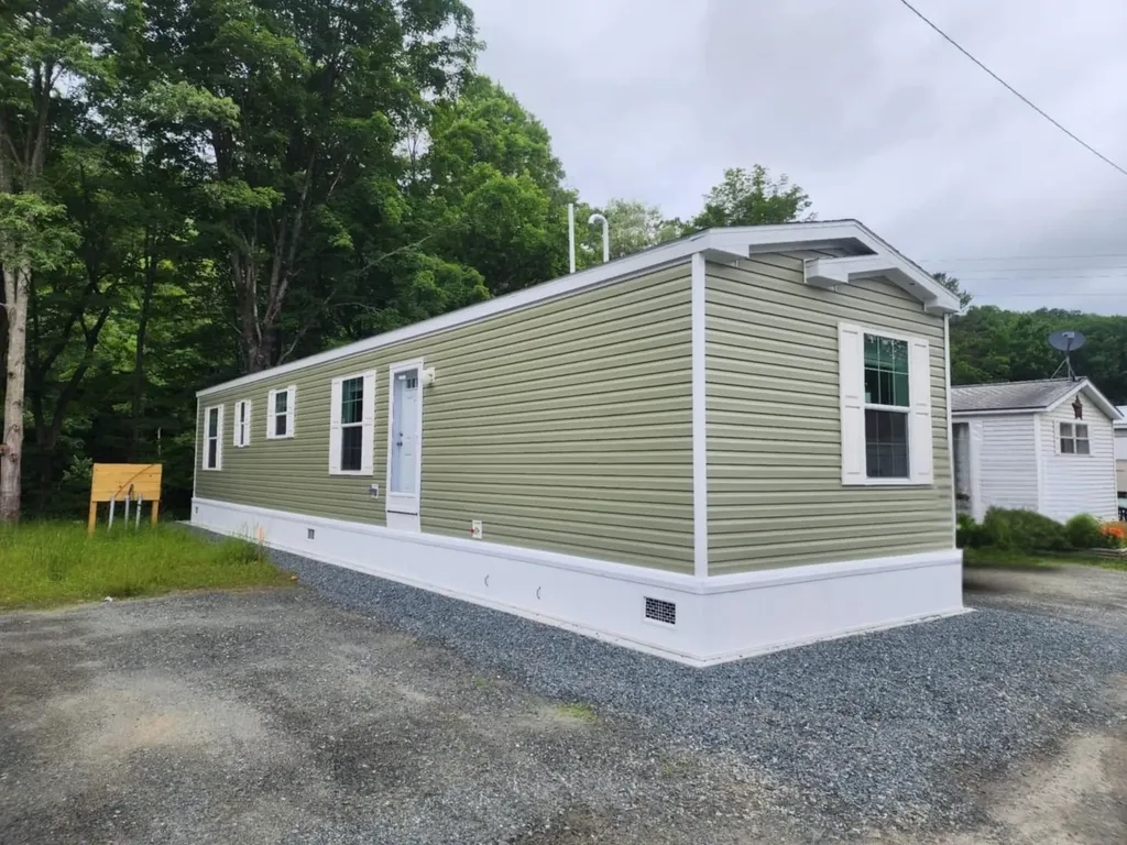 9 Walnut Street Hartford VT 05088
