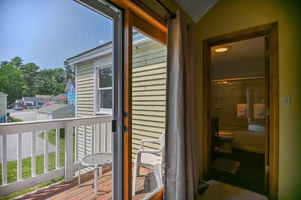 47 Beacon Street York ME 03909