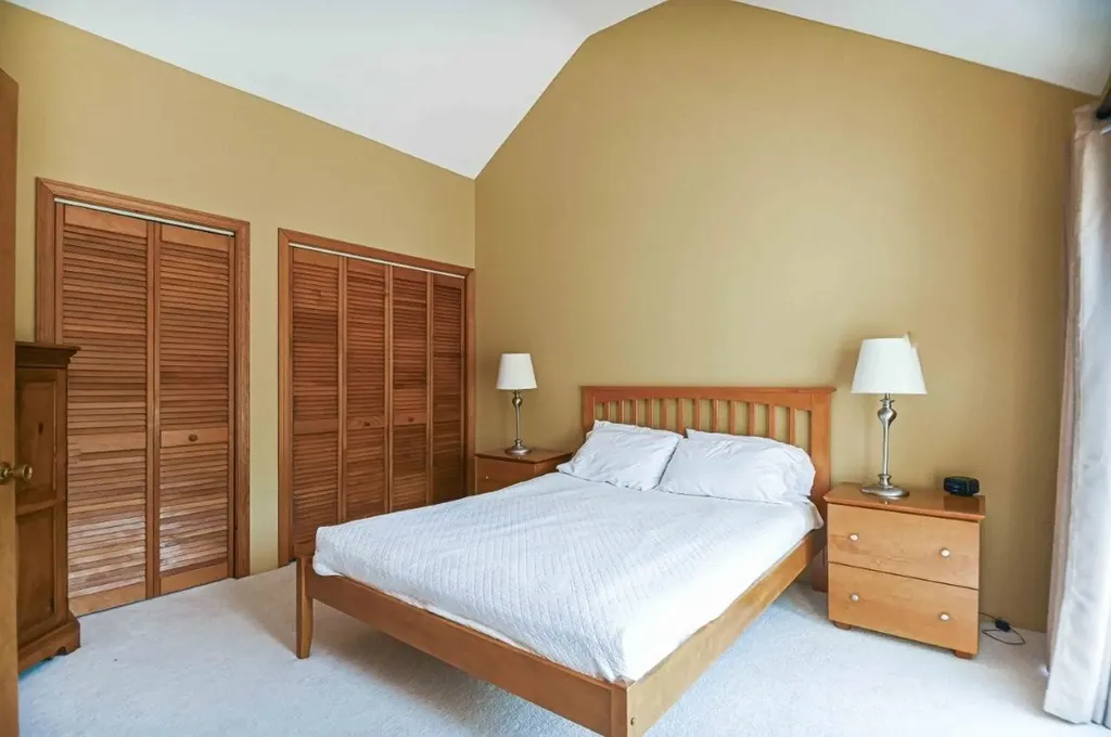 47 Beacon Street York ME 03909