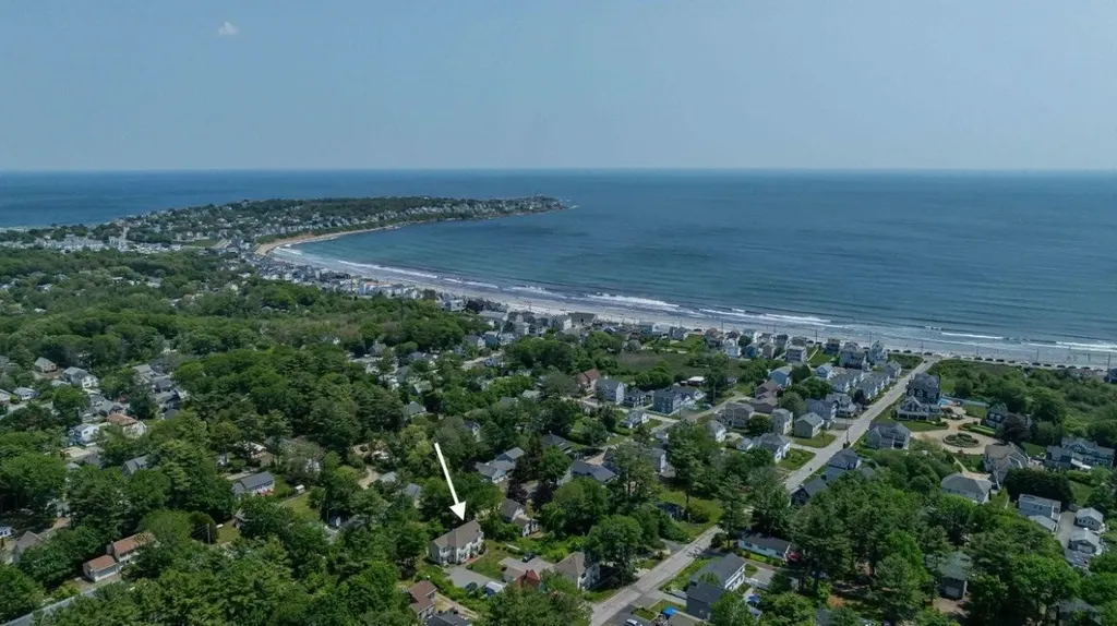 47 Beacon Street York ME 03909