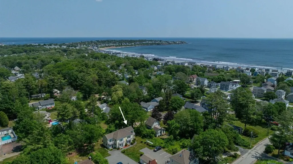 47 Beacon Street York ME 03909