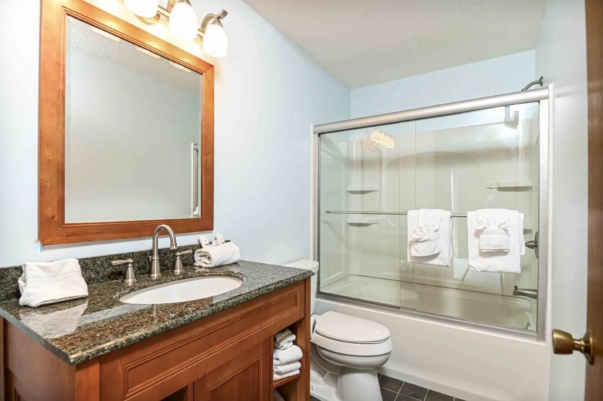 47 Beacon Street York ME 03909