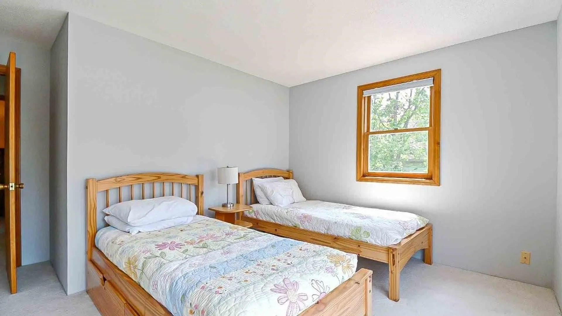 47 Beacon Street York ME 03909