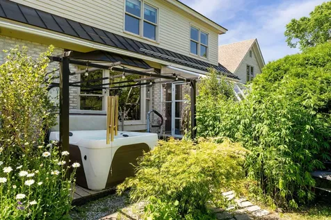 8 Pinnacle Drive South Burlington VT 05403