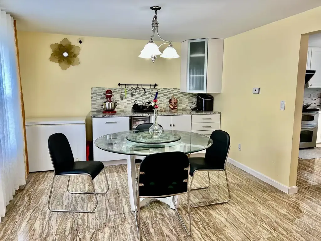 166 Lakeview Drive Shelburne VT 05482