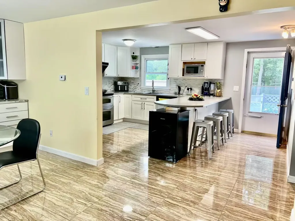 166 Lakeview Drive Shelburne VT 05482