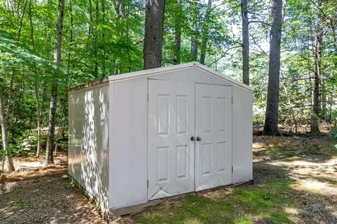 8 Phoenix Drive Kingston NH 03848