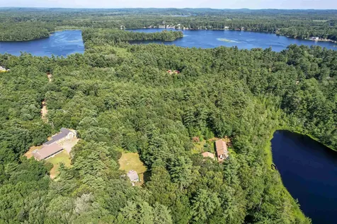 8 Phoenix Drive Kingston NH 03848