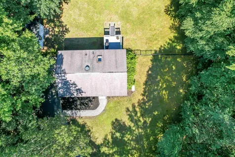 8 Phoenix Drive Kingston NH 03848