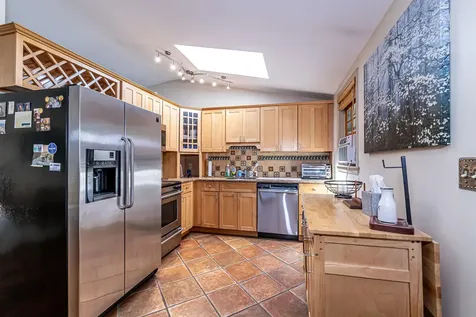 8 Phoenix Drive Kingston NH 03848