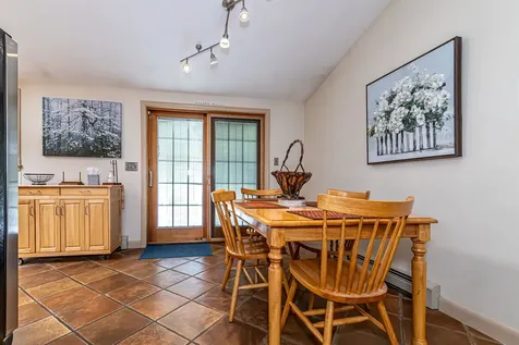 8 Phoenix Drive Kingston NH 03848