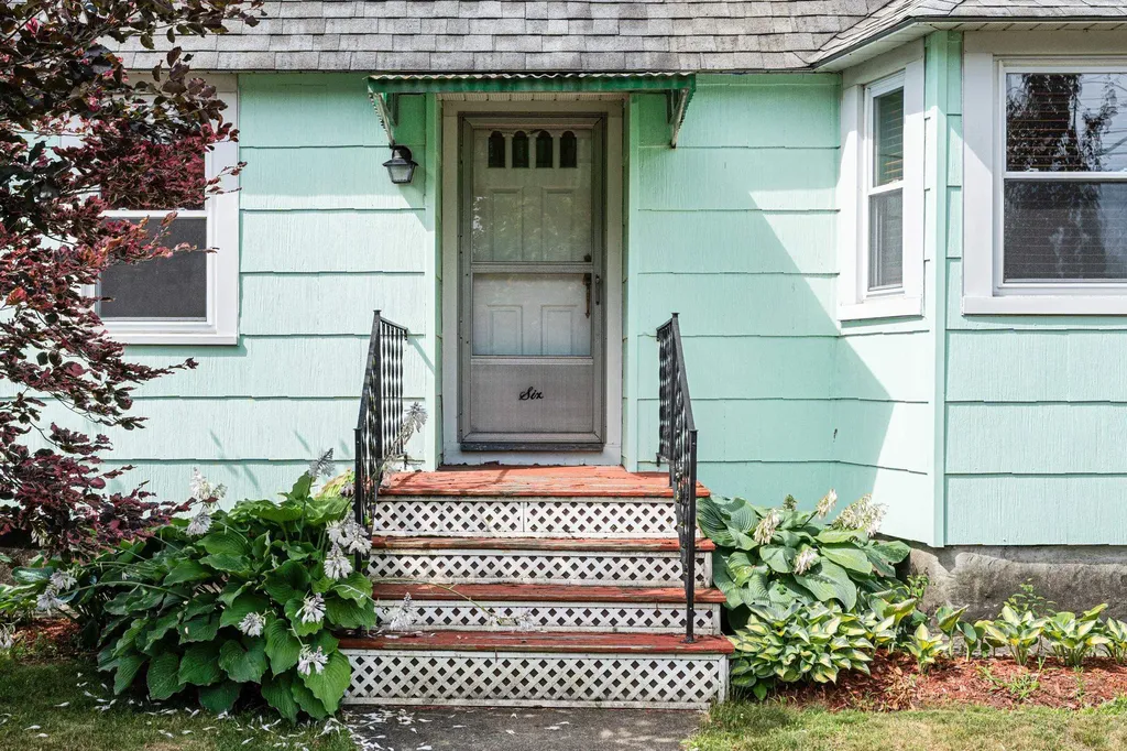 6 Liberty Street Nashua NH 03060
