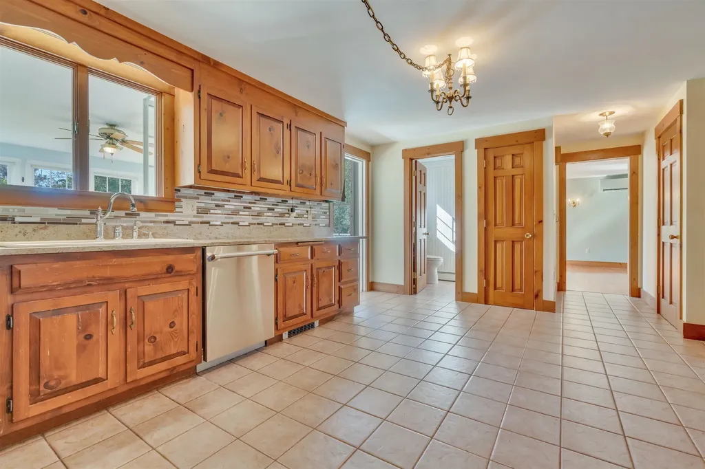 19 Windmill Lane Hampton NH 03842