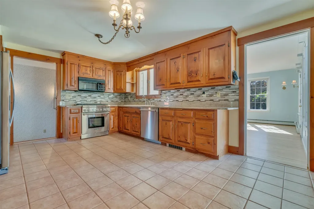 19 Windmill Lane Hampton NH 03842