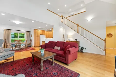 26 Stonehurst Common Hanover NH 03755