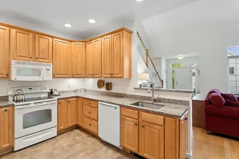 26 Stonehurst Common Hanover NH 03755