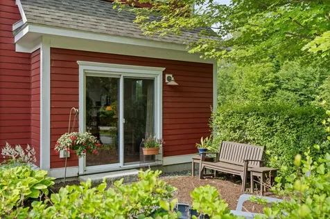 26 Stonehurst Common Hanover NH 03755