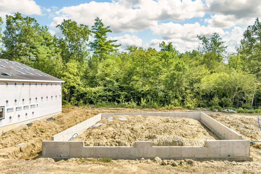 250 Isinglass Circle Barrington NH 03825