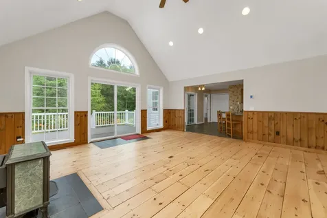 16 Shepherd Lane Epping NH 03042