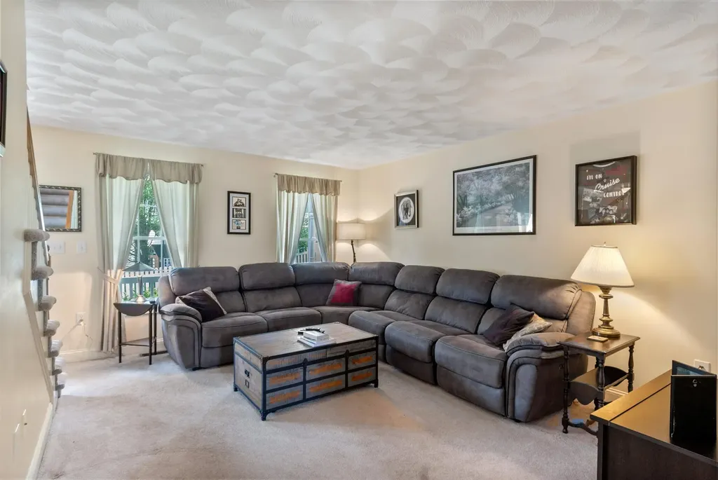 12 Cassily Lane Dover NH 03820