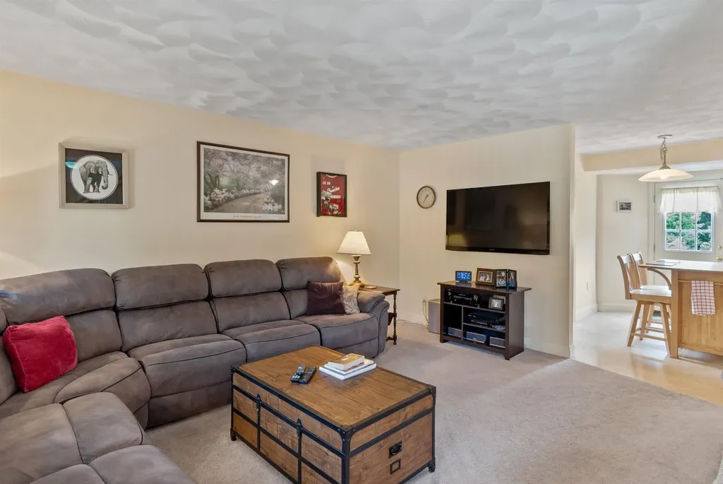 12 Cassily Lane Dover NH 03820