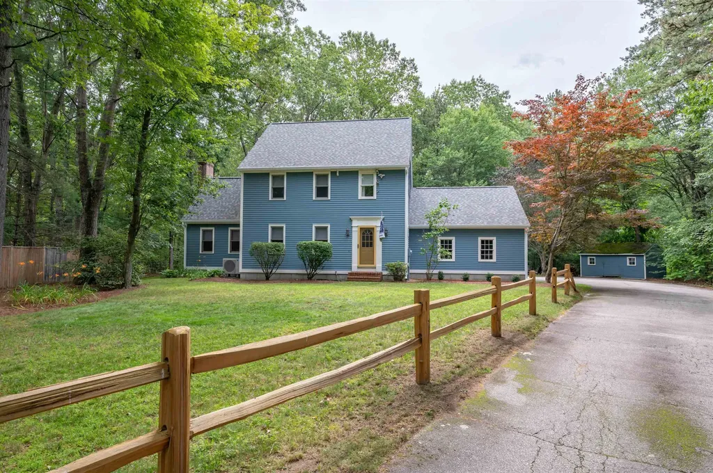 21 Tamarack Lane Amherst NH 03031