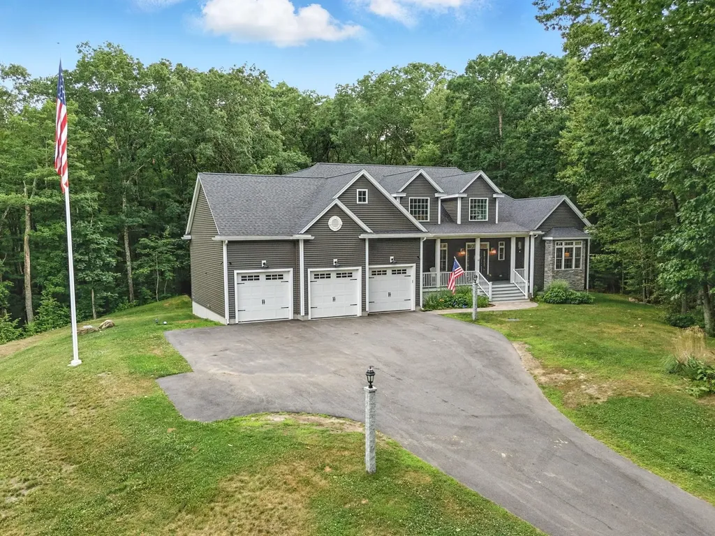 39 Parkside Drive Pelham NH 03076