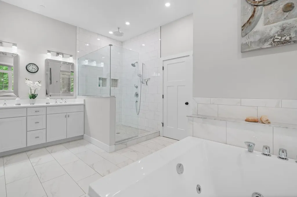 39 Parkside Drive Pelham NH 03076