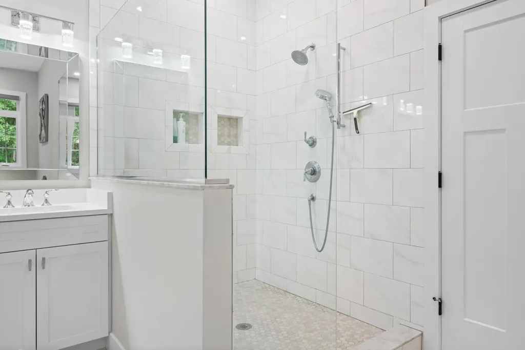 39 Parkside Drive Pelham NH 03076
