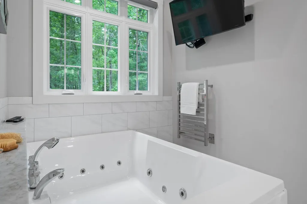39 Parkside Drive Pelham NH 03076