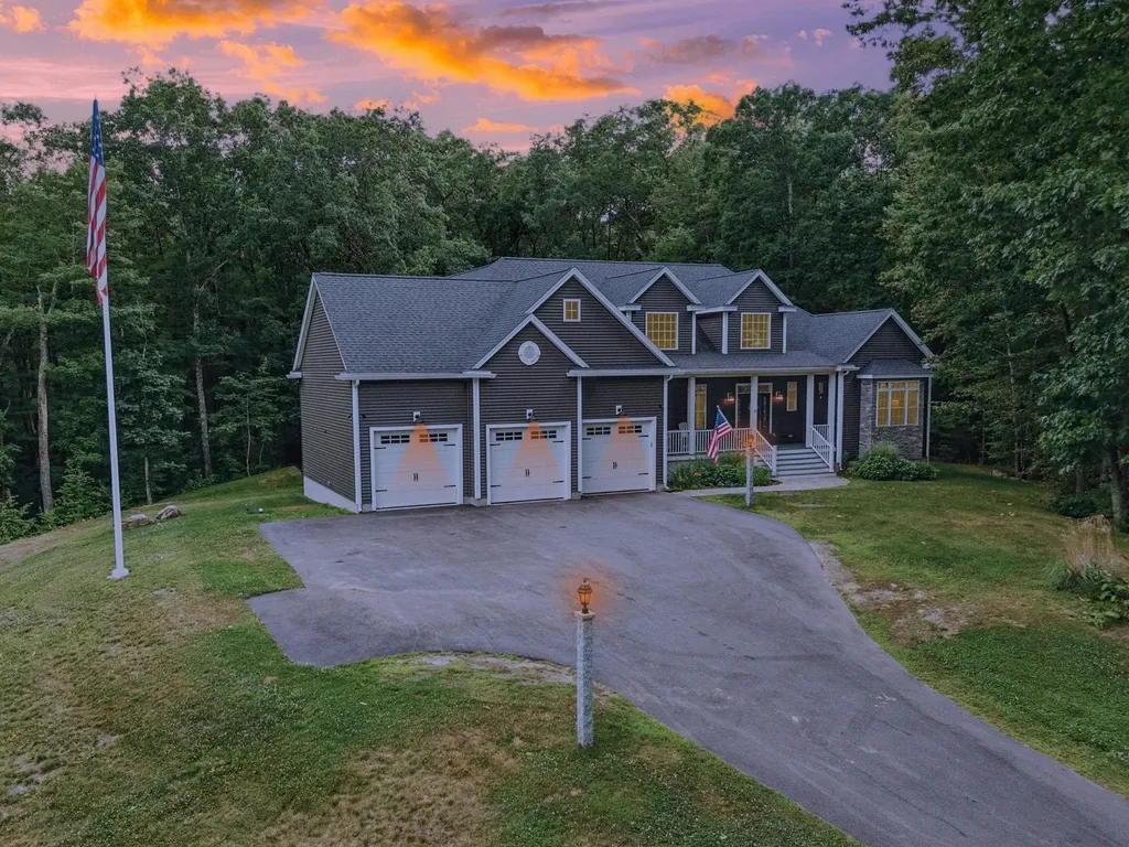 39 Parkside Drive Pelham NH 03076