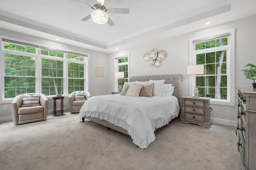 39 Parkside Drive Pelham NH 03076