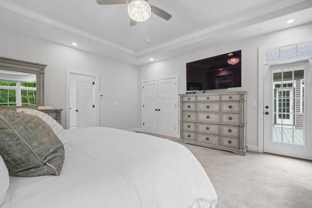 39 Parkside Drive Pelham NH 03076