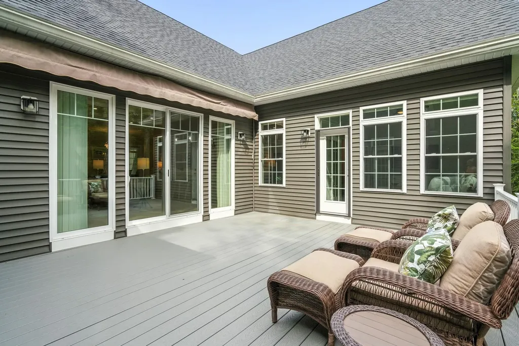 39 Parkside Drive Pelham NH 03076