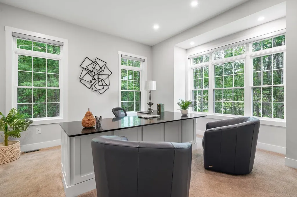 39 Parkside Drive Pelham NH 03076