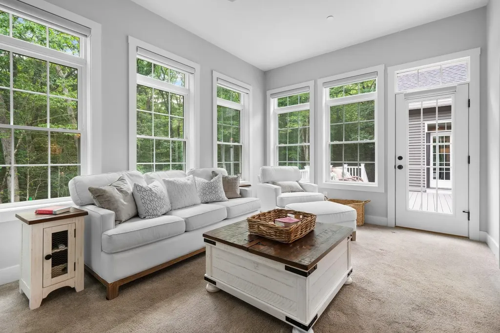 39 Parkside Drive Pelham NH 03076