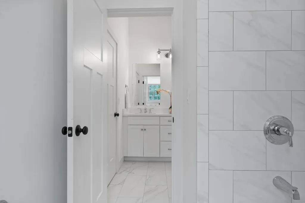 39 Parkside Drive Pelham NH 03076