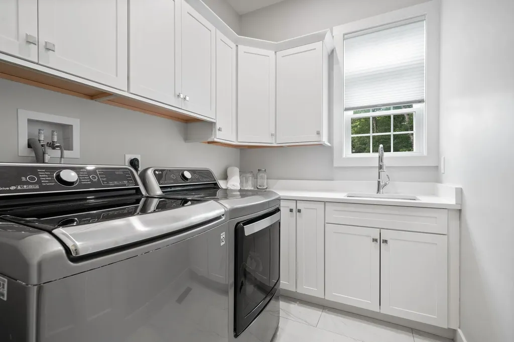 39 Parkside Drive Pelham NH 03076